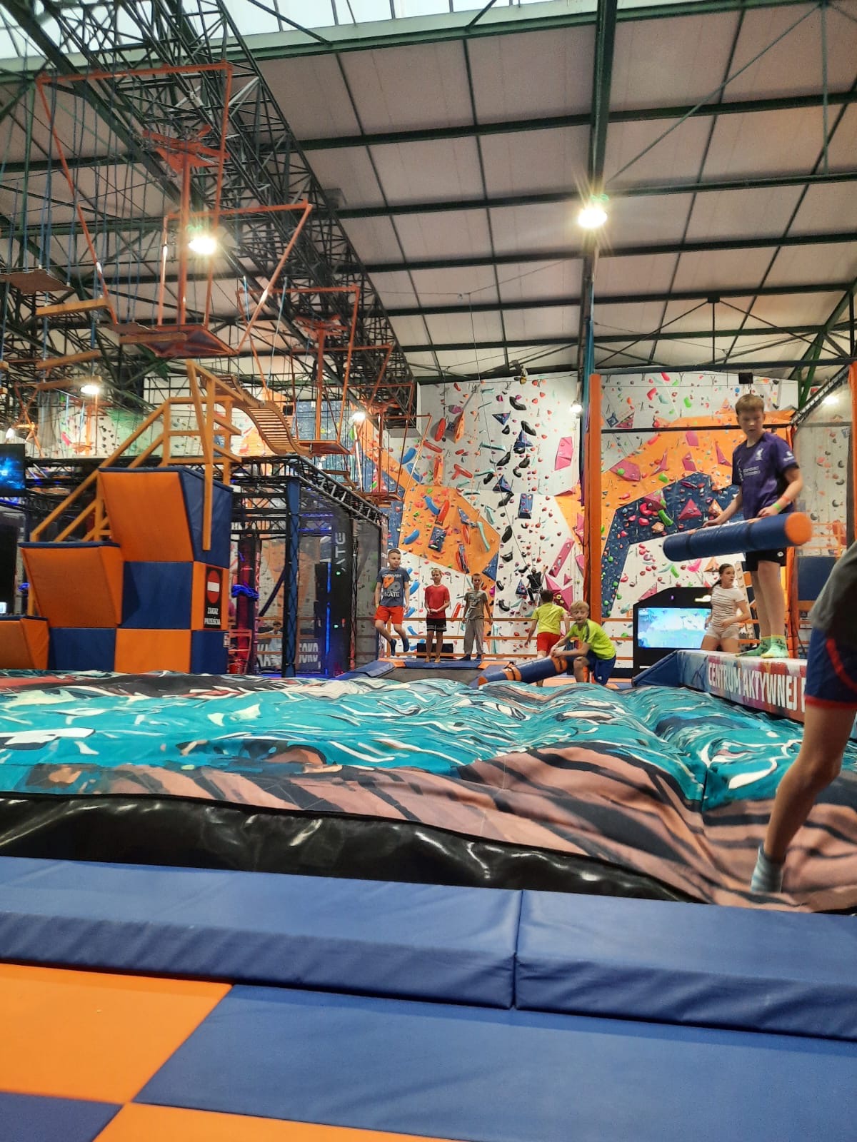 74e2b635-21b3-4f90-96bd-4a9771d05aec