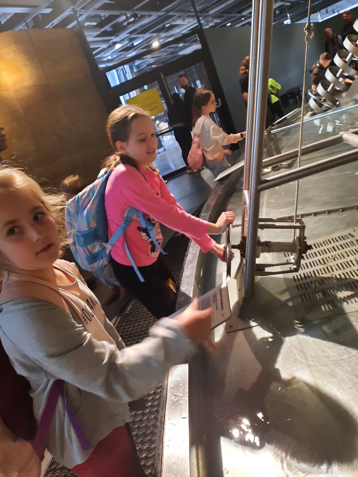 b09b57f3-82e6-4099-bdb8-dc0fd164c7ce