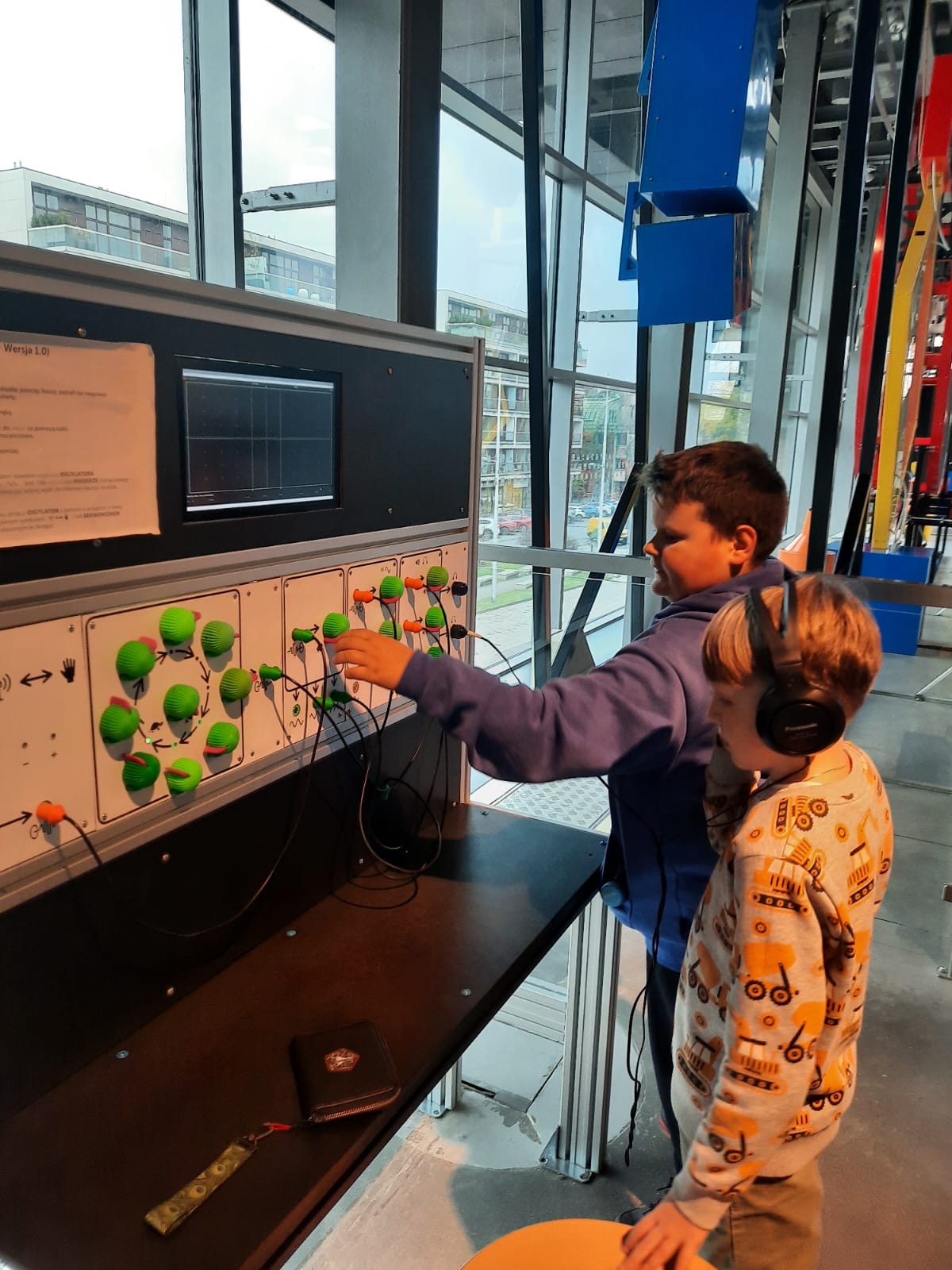 f5e097f6-b4cd-412b-a642-1c59d2affb6a